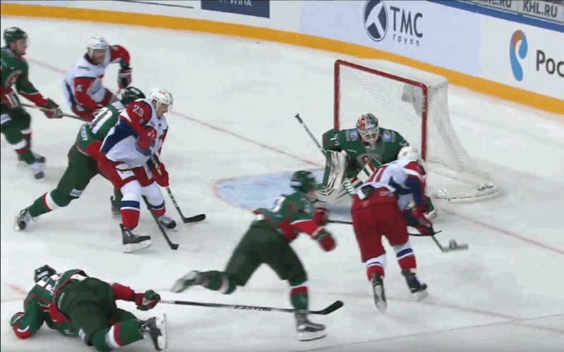 Un but tout en maîtrise d'Andrei Loktionov