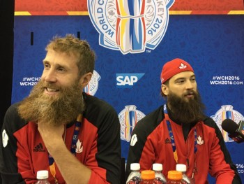 Combat pileux au sein d'Equipe Canada