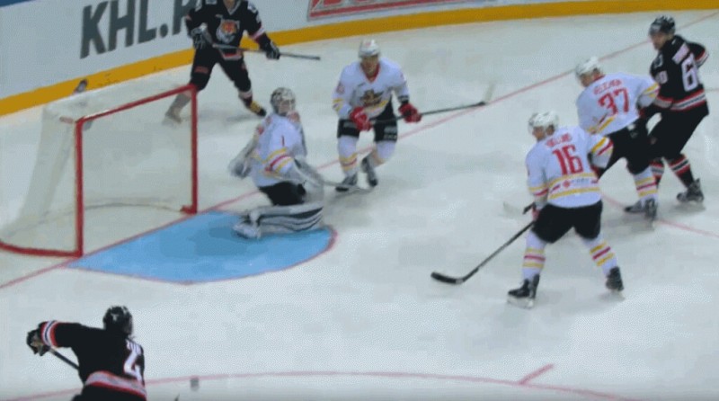 Quelques jolis gestes du côté de la KHL