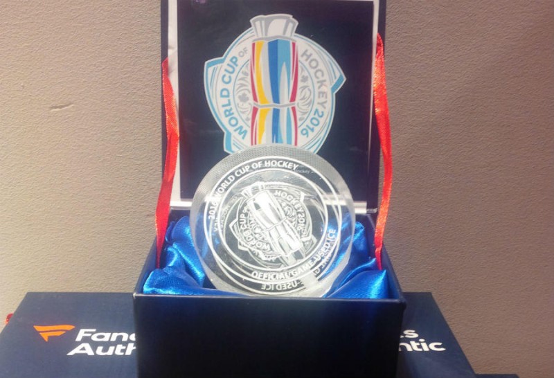 Offrez-vous l'eau de la glace de la patinoire de la Coupe du monde