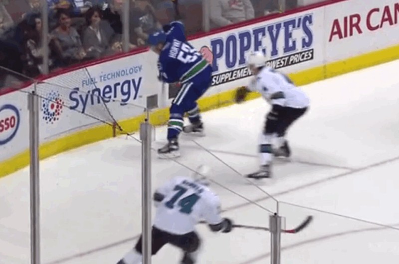 Une bien belle passe de Bo Horvat