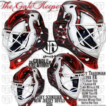 Le nouveau masque de Cory Schneider
