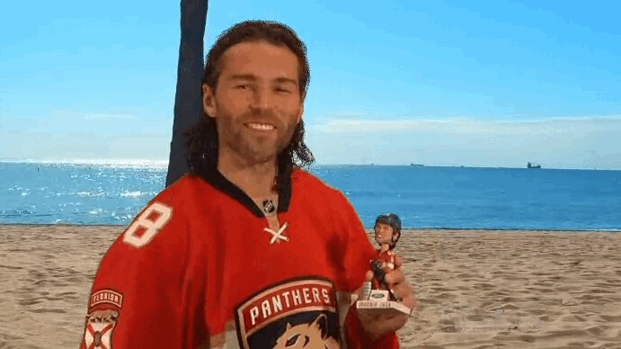 Jaromir Jagr fait connaissance avec son double