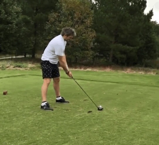 Alex Ovechkin un poil moins à l'aise au golf qu'Evgeny Kuznetsov