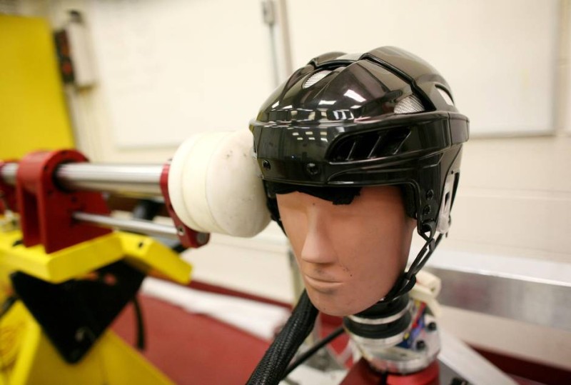 Casque de hockey : le marketing avant la protection ?