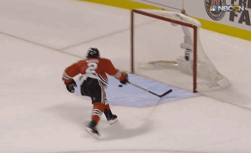 Les Blackhawks se fabriquent un bel autogoal