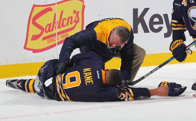 Lourde chute pour Evander Kane
