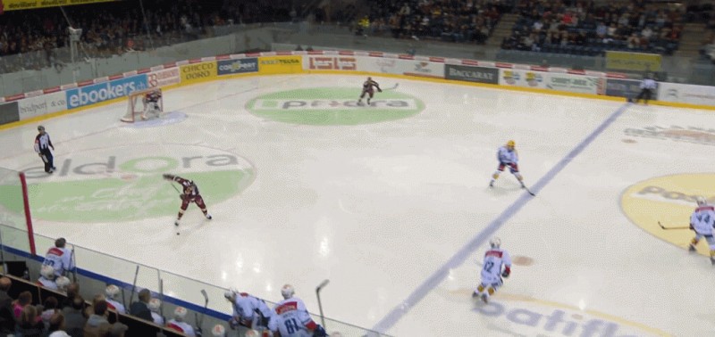 A revoir : le but depuis sa zone défensive de Romain Loeffel