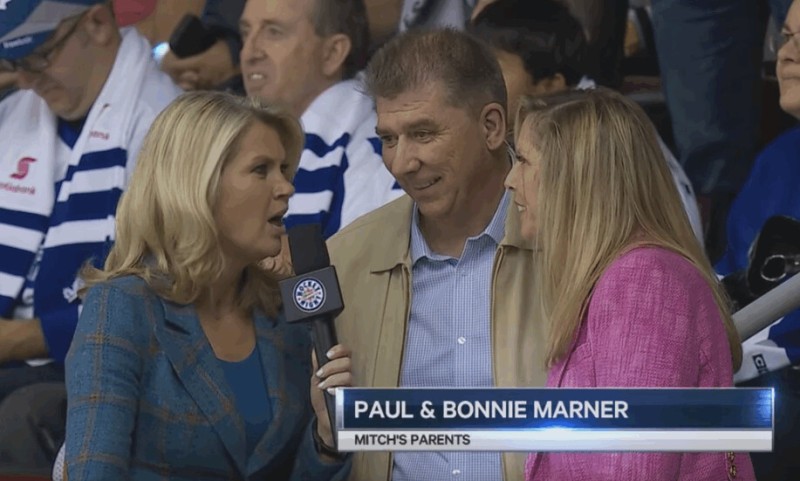 Maman Marner manque le 1er but en NHL de son fils pour une pause toilette au mauvais moment