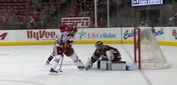 Superbe but entre les jambes en NCAA