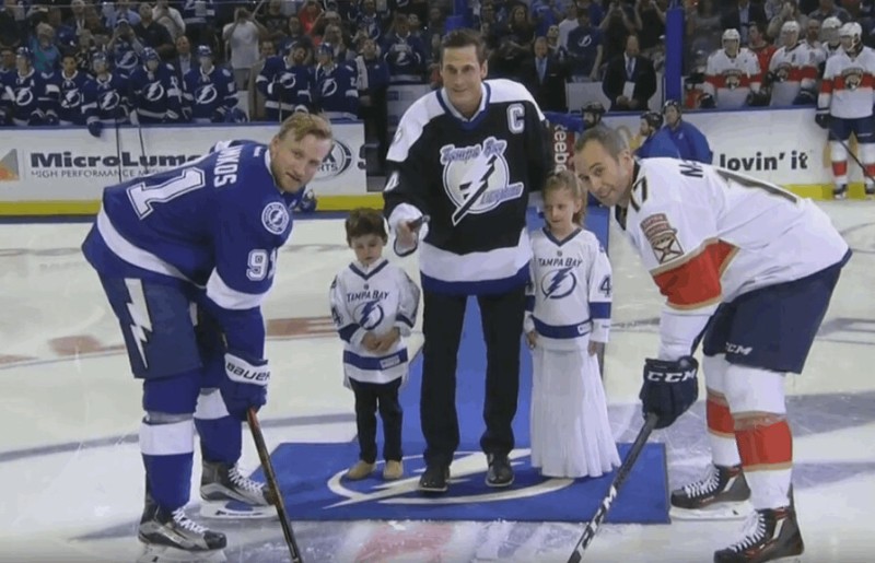 Bel hommage du Lightning à Vincent Lecavalier