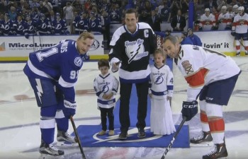 Bel hommage du Lightning à Vincent Lecavalier