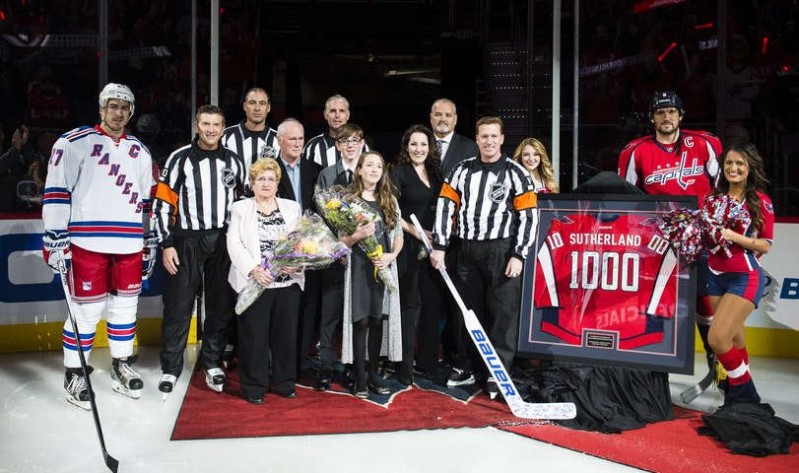 Un 1'000ème match en NHL pour l'arbitre Kelly Sutherland