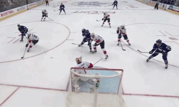 Soirée à 3 points pour Mitch Marner dont ce superbe assist