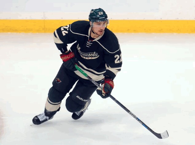 But de Nino Niederreiter et premier point en NHL de Christoph Bertschy dans la large victoire du Wild