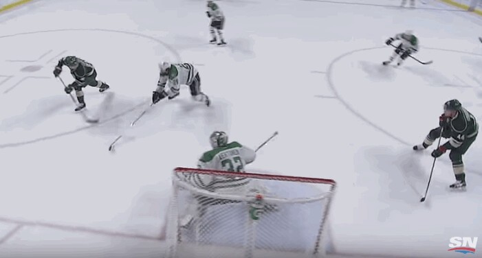 Sublime passe de Jason Zucker pour le 1er but en NHL de Tyler Graovac