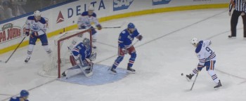 Bel assist du patin de Connor McDavid