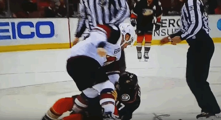 A voir : Ryan Kesler sérieusement secoué par Max Domi