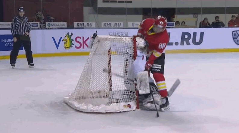 KHL : un joueur écope de 2 minutes en... tirant un penalty