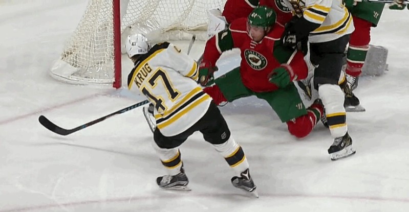 Mikael Granlund se substitue à son gardien