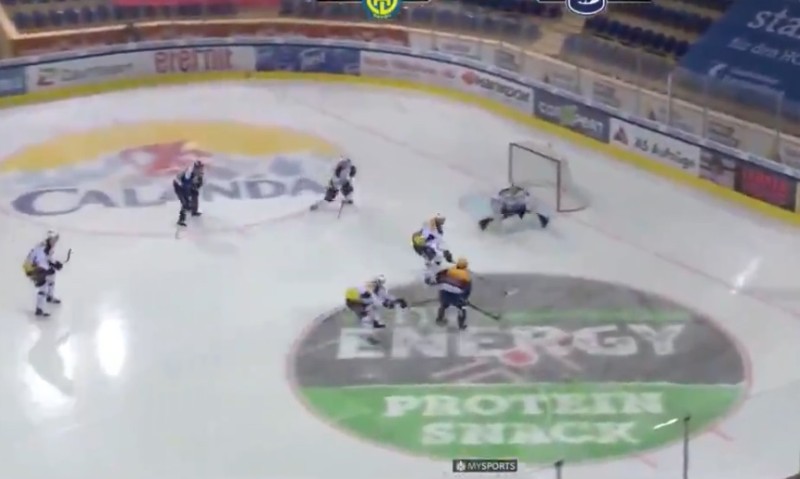 Un bel assist de Cam Talbot sur le but de... Vladimir Sobotka