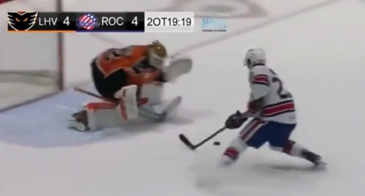 Pour le plaisir : le magnifique penalty du Genevois Michael Keränen