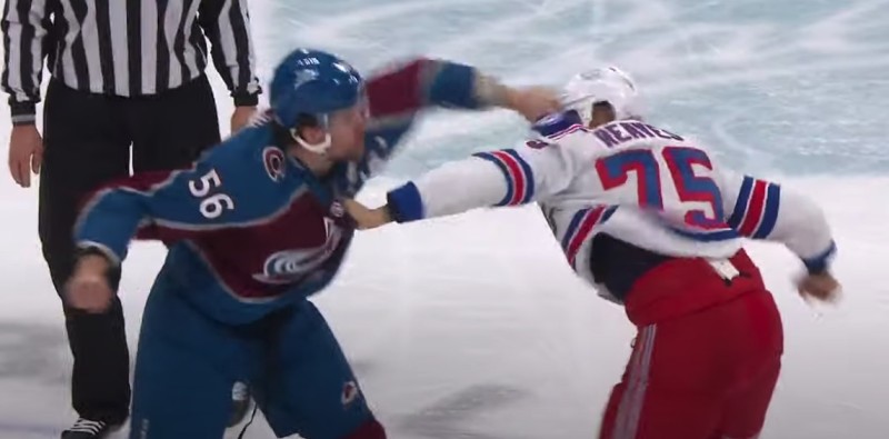 Auston Matthews marque un joli but gagnant devant sa maman