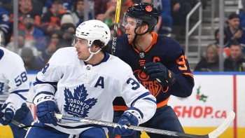 Nico Hischier revient sur sa blessure, sa préparation et le match en Suisse à venir