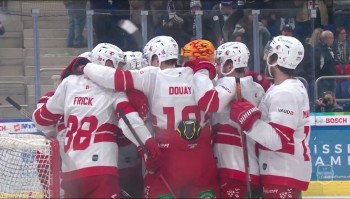 Vidéo et analyse de la charge de Yannick Blaser sur Damien Brunner