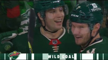 Un bien joli but du revers pour Jack Eichel