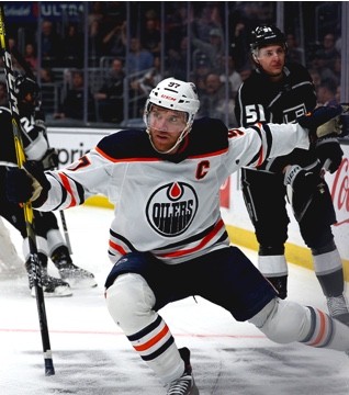 Anton Khudobin bien emprunté sans sa crosse et la sanction est immédiate