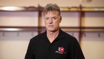 Sandro Forrer devrait débuter les play-offs avec Ajoie qui cherche d'autres renforts