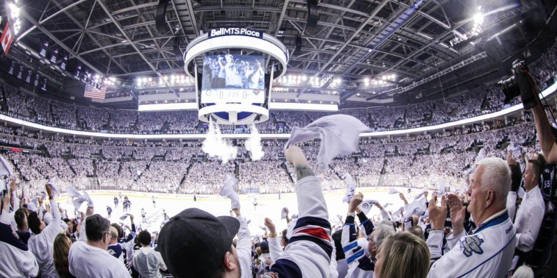 Wayne Gretzky pourrait coacher le Canada à la Coupe Spengler