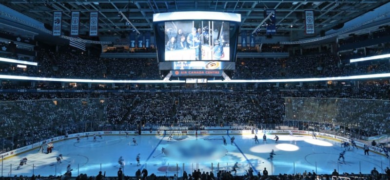 La saison de NHL pourrait se terminer uniquement au Canada