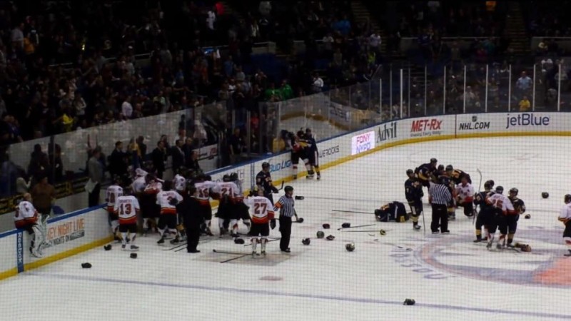 La longue diminution du nombre de bagarres dans la NHL en chiffres