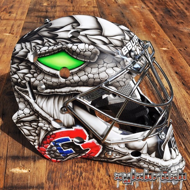 Le nouveau masque de Reto Berra sous tous les angles