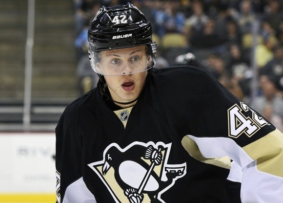 Kasperi Kapanen quitte Toronto pour retrouver Pittsburgh