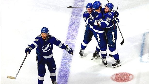 Nikita Kucherov offre un second point au Lightning à neuf secondes du terme du match