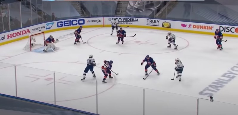 Une bien jolie combinaison entre Yanni Gourde et Mikhail Sergachev
