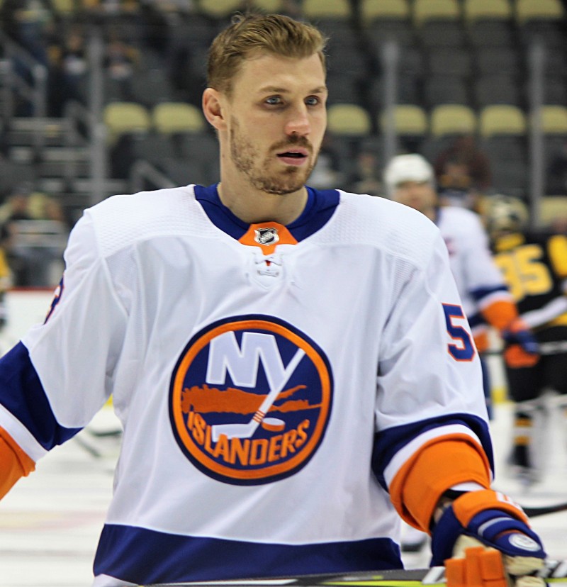 Les Islanders perdent deux attaquants