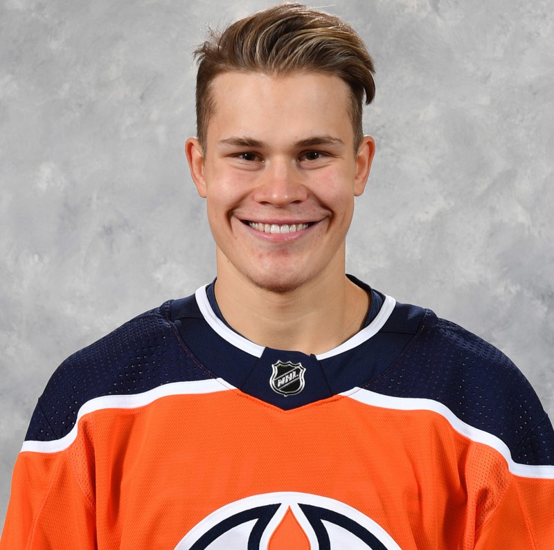 Jesse Puljujarvi revient sur sa décision et signe à nouveau pour les Oilers