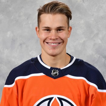 Jesse Puljujarvi revient sur sa décision et signe à nouveau pour les Oilers