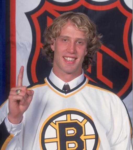 Les Maple Leafs comptent maintenant trois premiers choix sous contrat