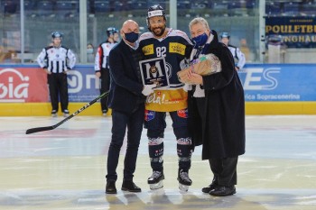 Michael Ngoy a été honoré pour ses 1'000 matchs de ligue nationale