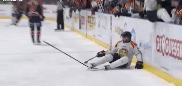 Comment subtiliser la crosse de son adversaire en toute discrétion