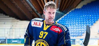 Toronto rappelle ses joueurs : Joe Thornton quitte Davos, Denis Malgin suivra-t-il ?