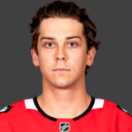 Dylan Strome et Chicago s'entendent sur un nouveau contrat