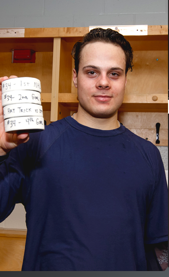 11 premiers choix de draft sur 55 ont marqué lors de leur premier match en NHL