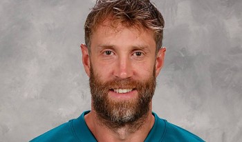 Joe Thornton manquera un mois de compétition, Auston Matthews également touché