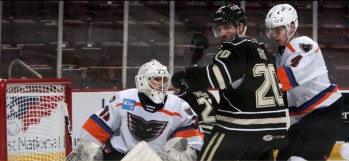 Damien Riat débute en AHL par une défaite, Lorenzo Canonica toujours aussi productif
